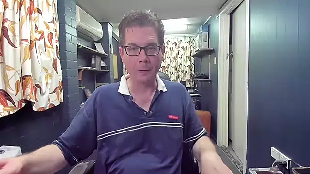 tilobinder online show from December 4, 1:58 pm