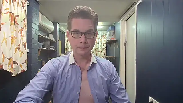 tilobinder online show from October 31, 1:52 pm