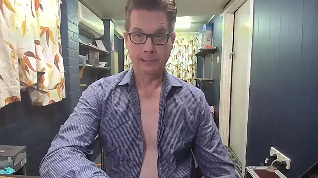 tilobinder online show from November 7, 1:15 pm