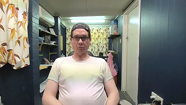 tilobinder online show from September 12, 1:44 pm