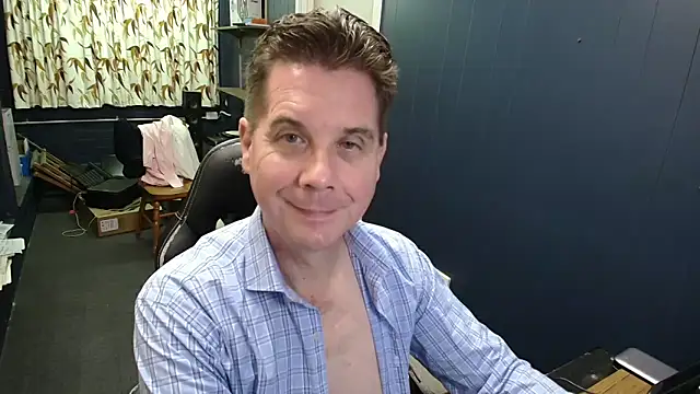 tilobinder online show from April 11, 3:59 pm