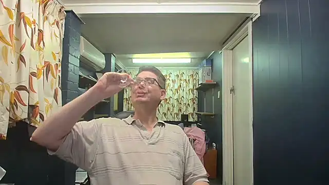 tilobinder online show from November 16, 2:11 pm