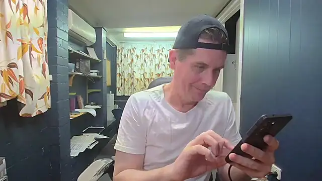 tilobinder online show from December 19, 10:06 am