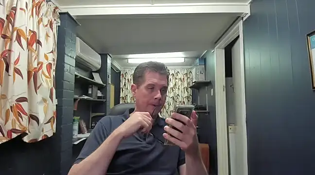 tilobinder online show from January 13, 2:11 pm