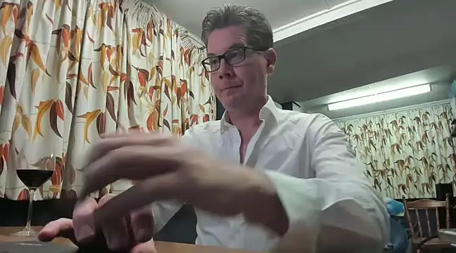 tilobinder online show from January 17, 2:50 pm