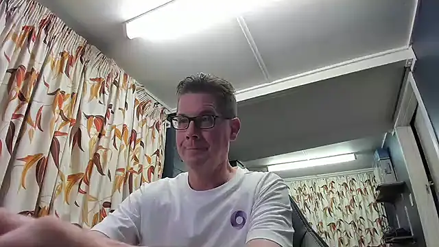 tilobinder online show from December 11, 1:06 pm