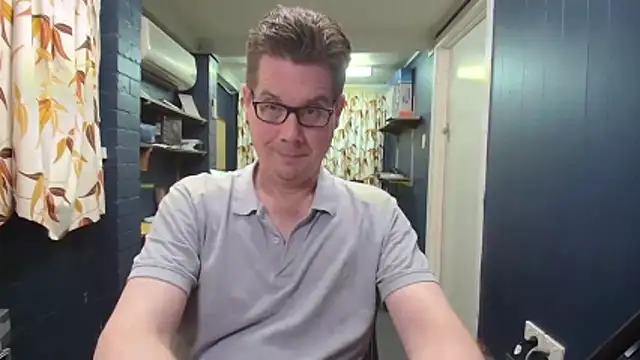 tilobinder online show from October 18, 1:57 pm