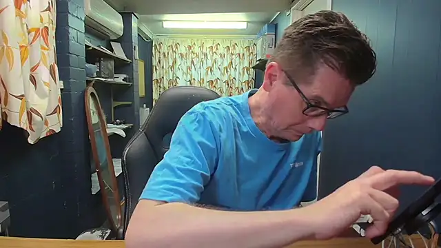 tilobinder online show from October 11, 1:56 pm