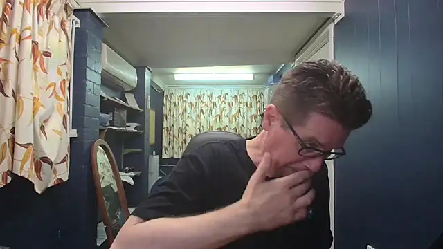 tilobinder online show from October 12, 1:23 pm