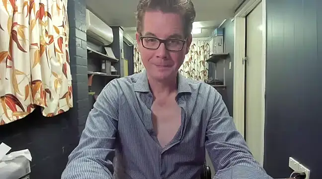 tilobinder online show from December 6, 3:28 pm