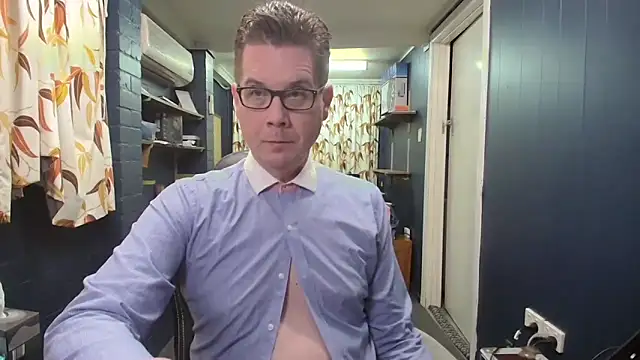 tilobinder online show from November 15, 1:37 pm