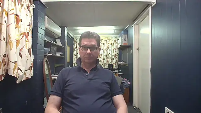 tilobinder online show from October 10, 1:56 pm