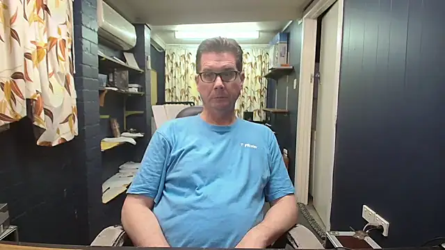 tilobinder online show from December 1, 1:45 pm