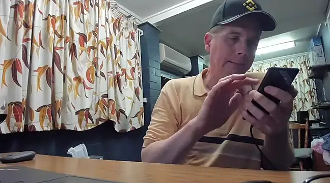 tilobinder online show from March 5, 2:45 pm