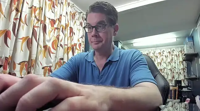 tilobinder online show from February 1, 1:20 pm