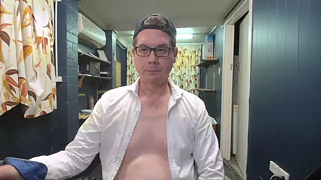 tilobinder online show from January 9, 3:19 pm