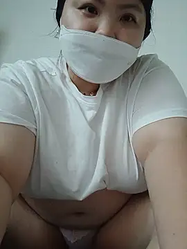 hello098712 online show from June 20, 10:31 am