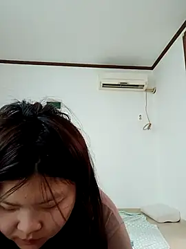 Snapshot of hello098712 chatting on March 21, 8:06 am hello098712 online show from March 21, 8:06 am
