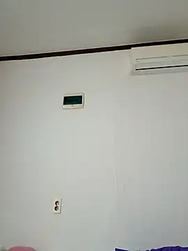 hello098712 online show from November 5, 9:23 am