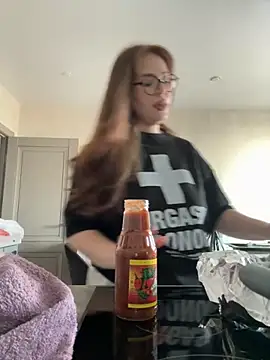 Snapshot of CutiePie3 chatting on November 28, 9:20 am CutiePie3 online show from November 28, 9:20 am