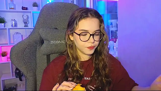 CutiePie3 online show from October 7, 3:02 pm