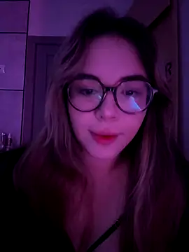 CutiePie3 online show from October 3, 8:43 pm
