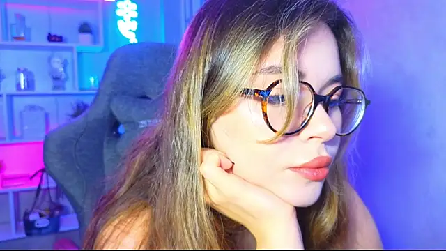 CutiePie3 online show from October 5, 5:25 pm
