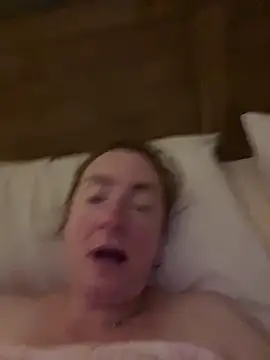 LouiseTswing online show from December 30, 11:28 pm