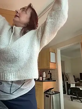 LouiseTswing online show from February 26, 2:17 pm