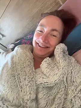 LouiseTswing online show from March 26, 7:50 am