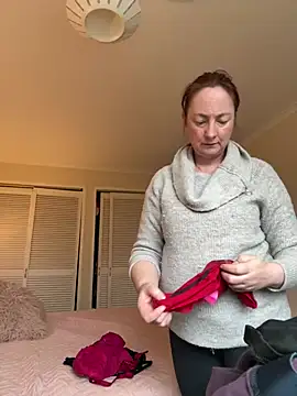 LouiseTswing online show from February 23, 3:29 pm