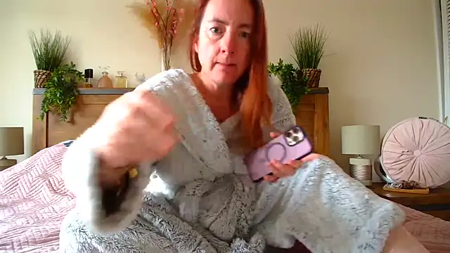 LouiseTswing online show from March 24, 10:48 am