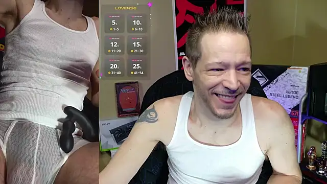 Snapshot of MasterForgedRayy chatting on February 21, 2:28 am MasterForgedRayy online show from February 21, 2:28 am