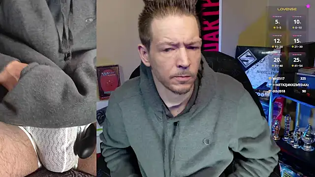 Snapshot of MasterForgedRayy chatting on February 21, 6:51 am MasterForgedRayy online show from February 21, 6:51 am