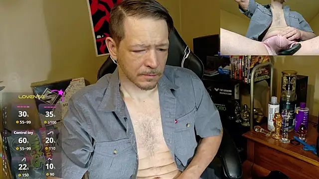 Snapshot of MasterForgedRayy chatting on February 14, 9:15 pm MasterForgedRayy online show from February 14, 9:15 pm