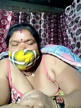 Snapshot of Hot_Falguni chatting on February 15, 1:42 am Hot Falguni online show from February 15, 1:42 am