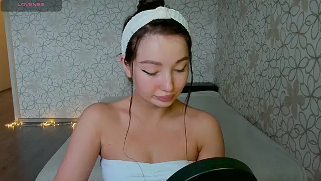 Snapshot of Lissa_Cristal chatting on May 17, 11:21 am Lissa Cristal online show from May 17, 11:21 am