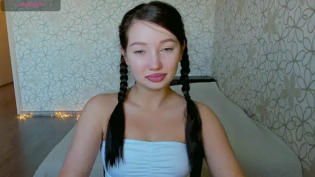 Snapshot of Lissa_Cristal chatting on May 19, 12:12 pm Lissa Cristal online show from May 19, 12:12 pm