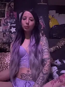 MissMidnightUK online show from December 5, 12:10 am