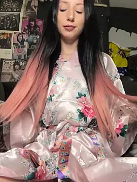 Snapshot of MissMidnightUK chatting on February 21, 12:34 am MissMidnightUK online show from February 21, 12:34 am