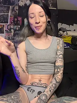 MissMidnightUK online show from April 21, 10:38 pm