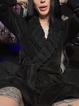 MissMidnightUK online show from March 17, 12:13 am