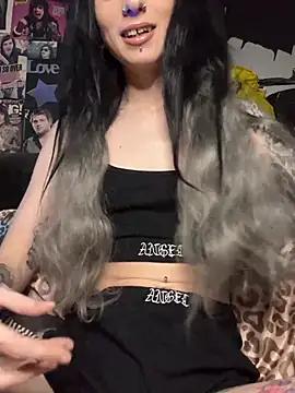 MissMidnightUK online show from March 8, 10:24 pm