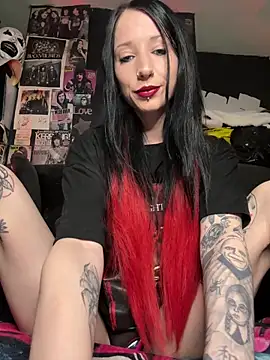 Snapshot of MissMidnightUK chatting on May 12, 11:44 pm MissMidnightUK online show from May 12, 11:44 pm