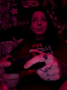 MissMidnightUK online show from December 3, 12:23 am