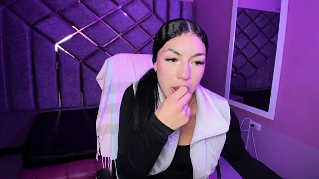 Poly Sasha  online show from March 14, 3:23 am