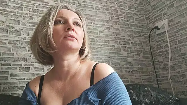Snapshot of EdithManning chatting on March 10, 9:12 am EdithManning online show from March 10, 9:12 am