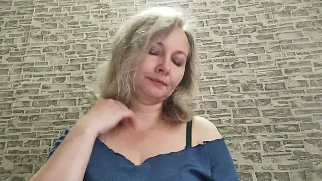 Snapshot of EdithManning chatting on November 20, 7:53 am EdithManning online show from November 20, 7:53 am