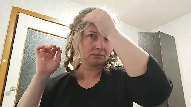 EdithManning online show from May 13, 6:04 pm