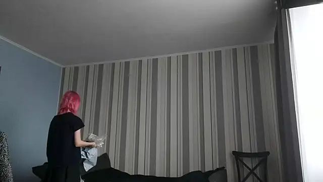 EdithManning online show from February 12, 7:30 am